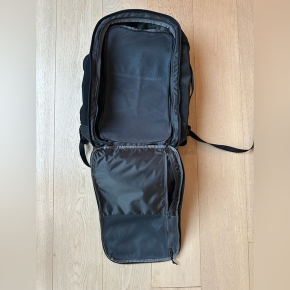 Patagonia Black Mini MLC 30L - Picture 3 of 7